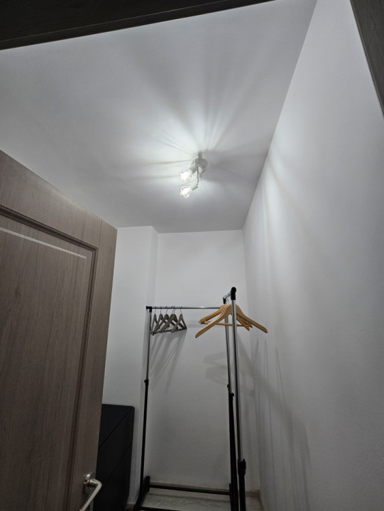 Apartament Renovat-2 camere decomandate 