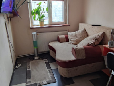 Apartament. 3 camere Scoala Ion Luca