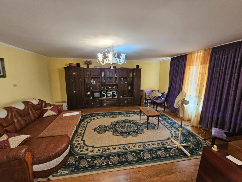 Casă de vânzare 180 mp, Sascut - Bacău