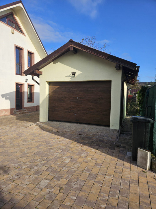 Vilă 5 camere, modernă, Serbănești