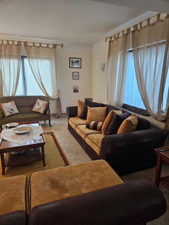 Vilă 5 camere, modernă, Serbănești