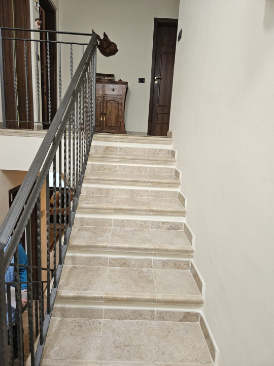 Vilă 5 camere, modernă, Serbănești