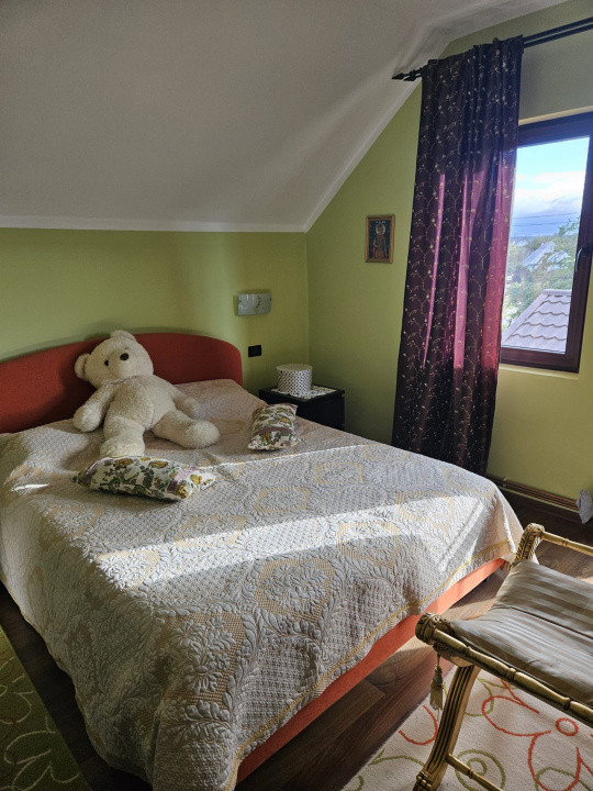 Vilă 5 camere, modernă, Serbănești