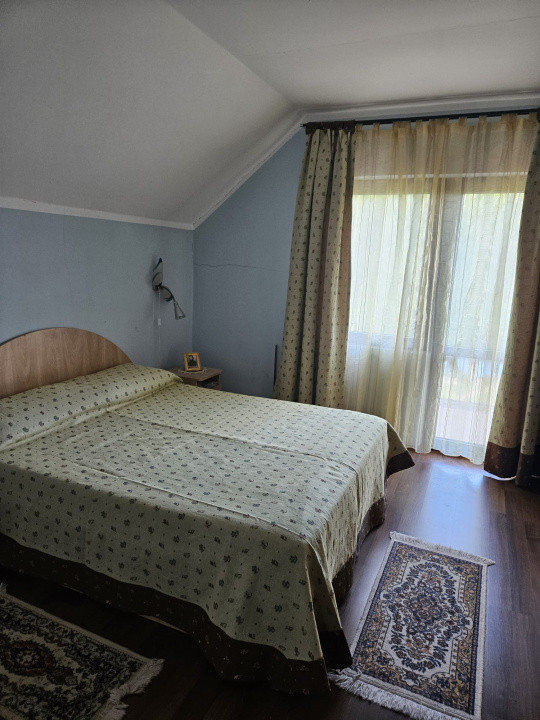 Vilă 5 camere, modernă, Serbănești