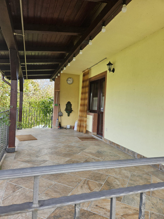 Vilă 5 camere, modernă, Serbănești
