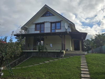Vilă 5 camere, modernă, Serbănești