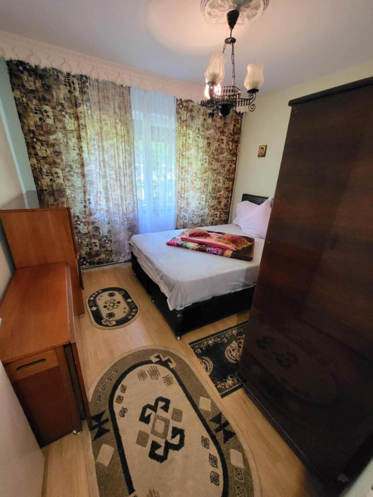 Apartament de inchiriat zona Cora