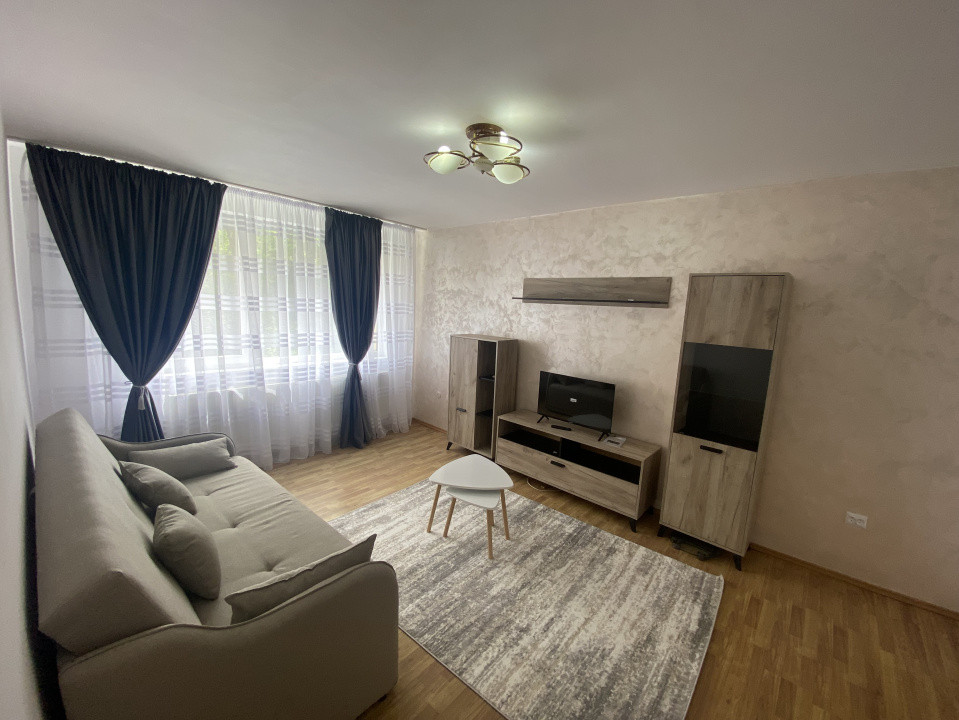 Apartament 2 camere, decomandat, zona Universității 