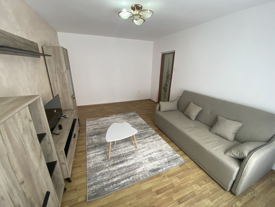 Apartament 2 camere, decomandat, zona Universității 