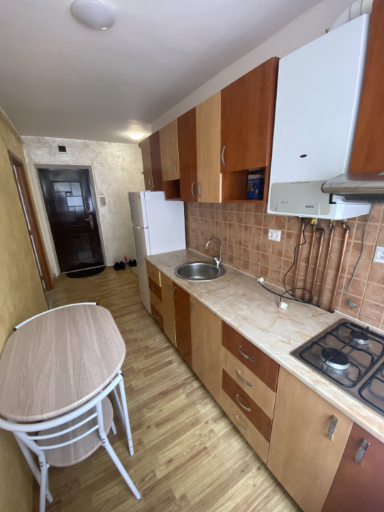 Apartament 2 camere, decomandat, zona Universității 