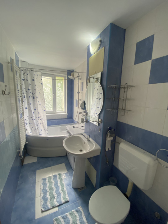 Apartament 2 camere, decomandat, zona Universității 