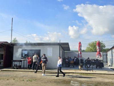 Spatii comerciale + Afacere la Cheie in targurile saptamanale(Tescani,Livezi)