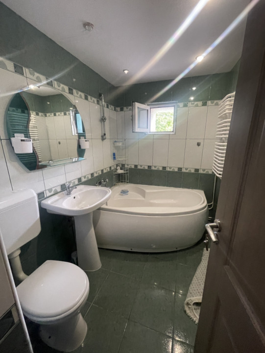 3 camere decomandate-Mall