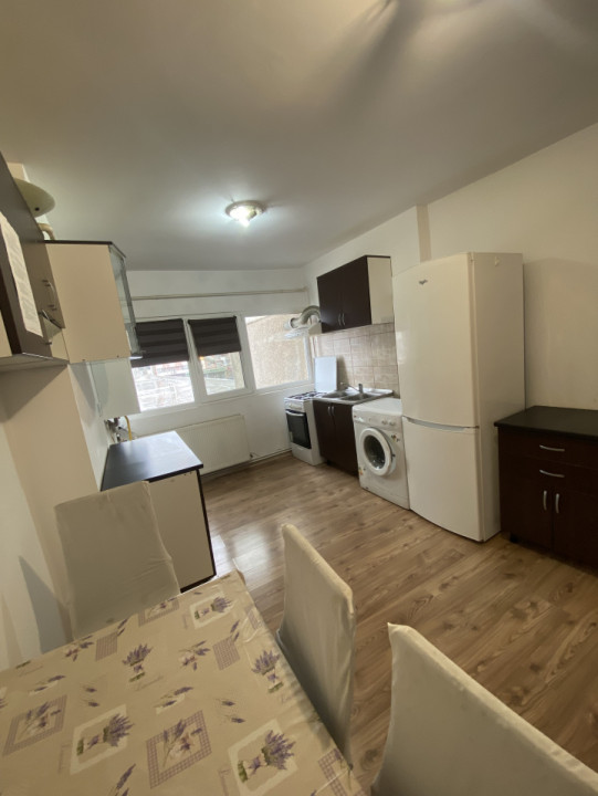 Apartament ultracentral, 3 camere, decomandat 