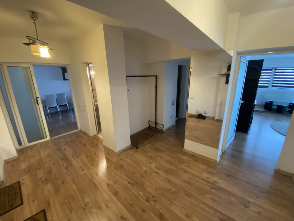 Apartament ultracentral, 3 camere, decomandat 