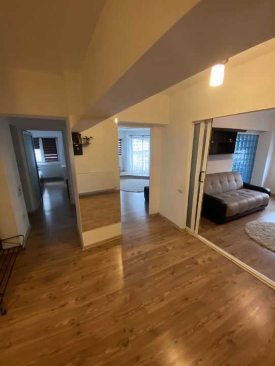 Apartament ultracentral, 3 camere, decomandat 