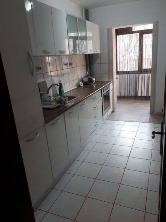 Apartament de inchiriat zona URA