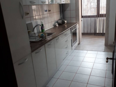 Apartament de inchiriat zona URA