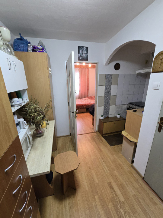 Garsoniera zona Cora / Milcov