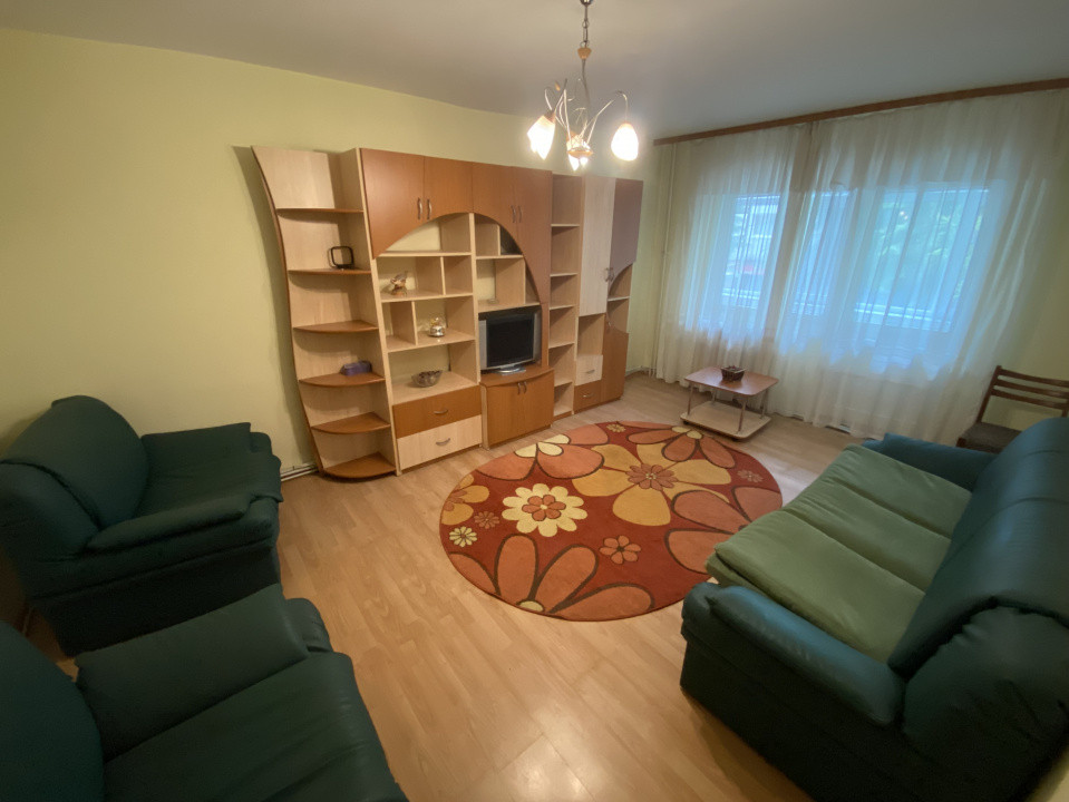 Apartament 3 camere - decomandate , Energiei
