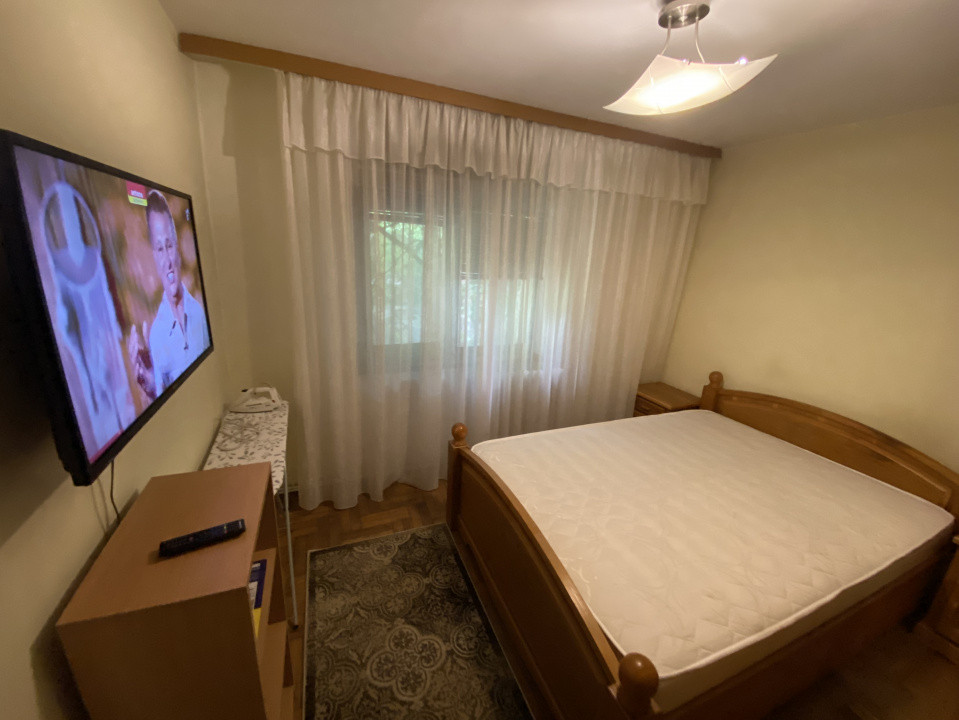 Apartament 3 camere - decomandate , Energiei