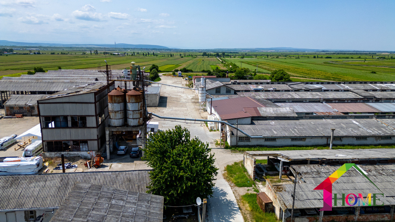 Teren 10.000 mp + Spatii Industriale