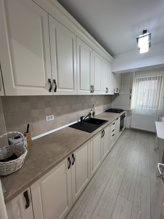 Apartament 2 camere, bloc nou, Central