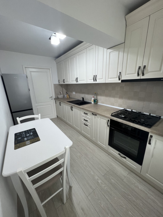 Apartament 2 camere, bloc nou, Central