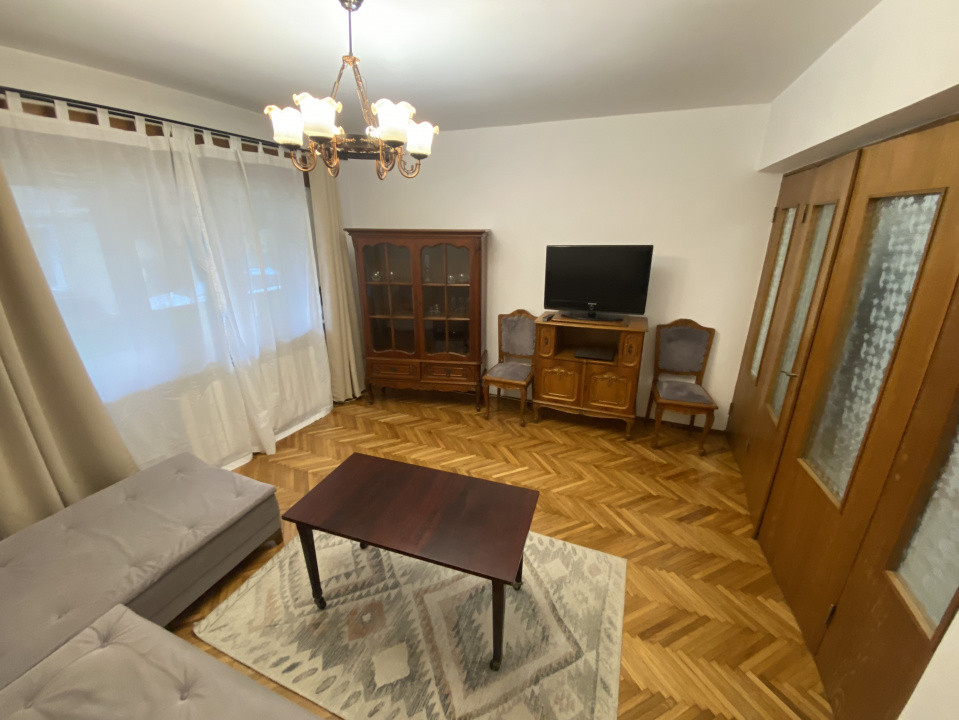 Apartament 3 camere decomandate, central