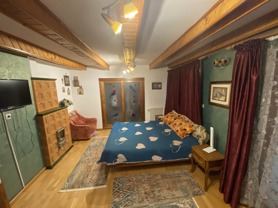 Casă cu etaj, 4 camere, zona Narcisa