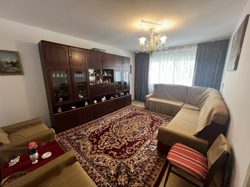Apartament 3 cam, decomandate, Miron Costin