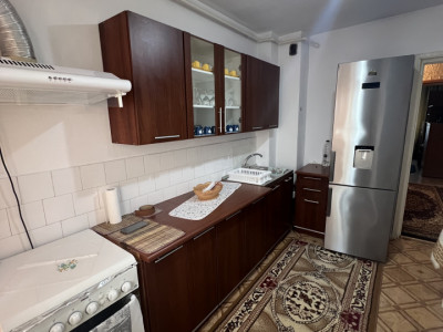 Apartament 3 cam, decomandate, Miron Costin
