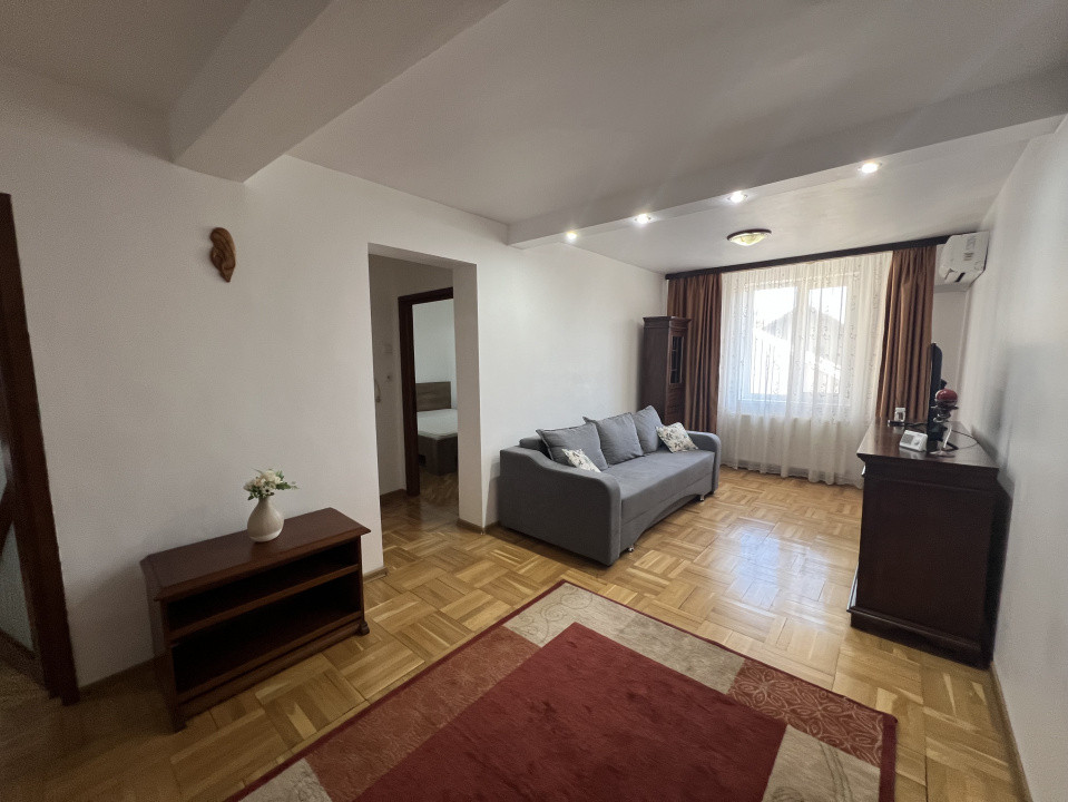 Apartament 3 camere, Central