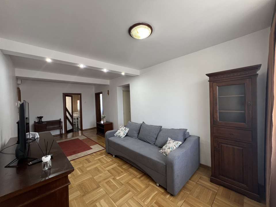 Apartament 3 camere, Central