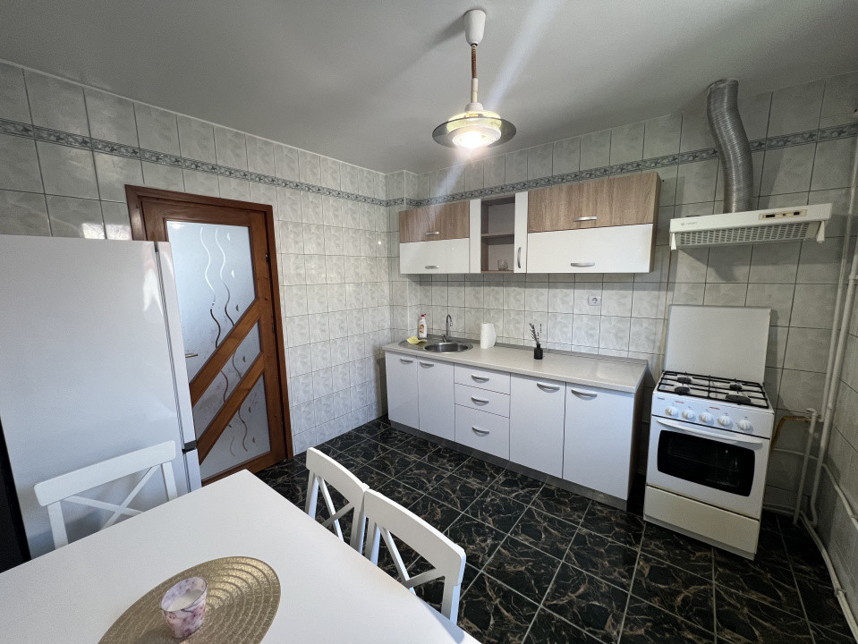 Apartament 3 camere, Central