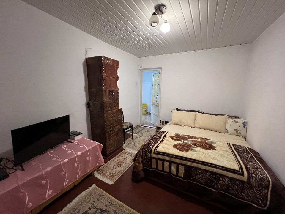 Casa cu gradina, teren 2200 mp, Saucesti