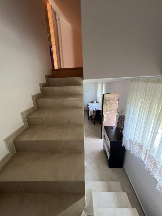 Casa cu gradina, teren 2200 mp, Saucesti