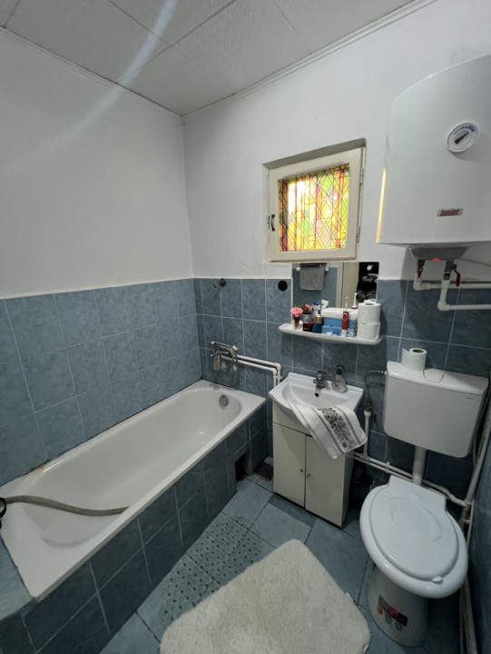 Casa cu gradina, teren 2200 mp, Saucesti