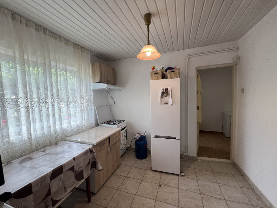 Casa cu gradina, teren 2200 mp, Saucesti
