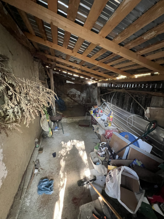 Casa cu gradina, teren 2200 mp, Saucesti