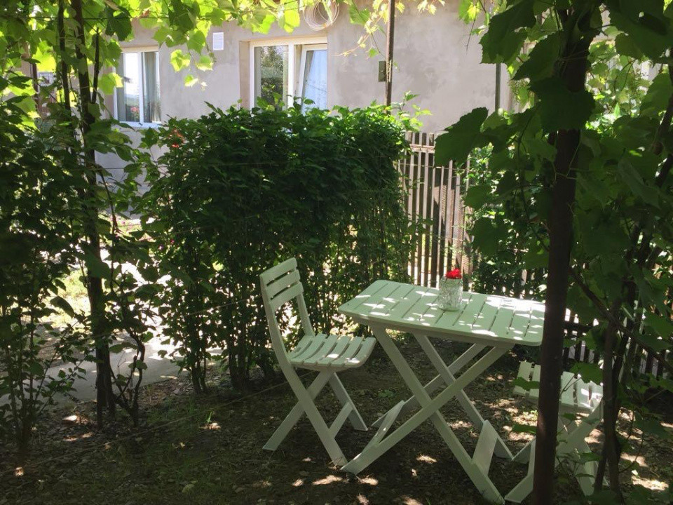 Casă cu 3 camere și teren de 2.200 m² în Șerbesti, locuință aproape de Bacău 