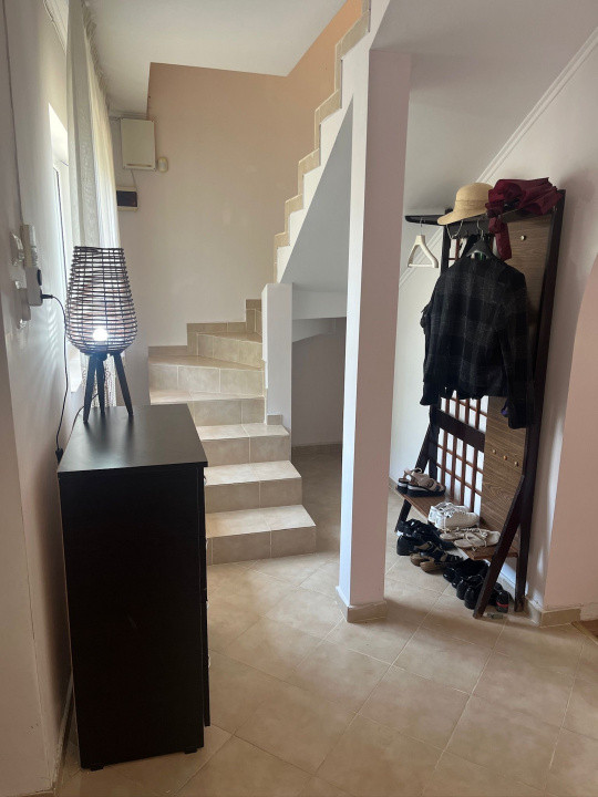 Casă cu 3 camere și teren de 2.200 m² în Șerbesti, locuință aproape de Bacău 