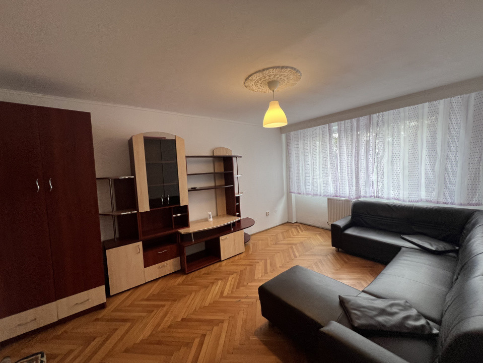 Apartament 2 camere, Universitate