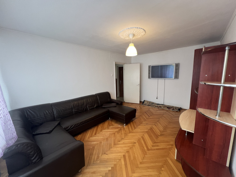 Apartament 2 camere, Universitate