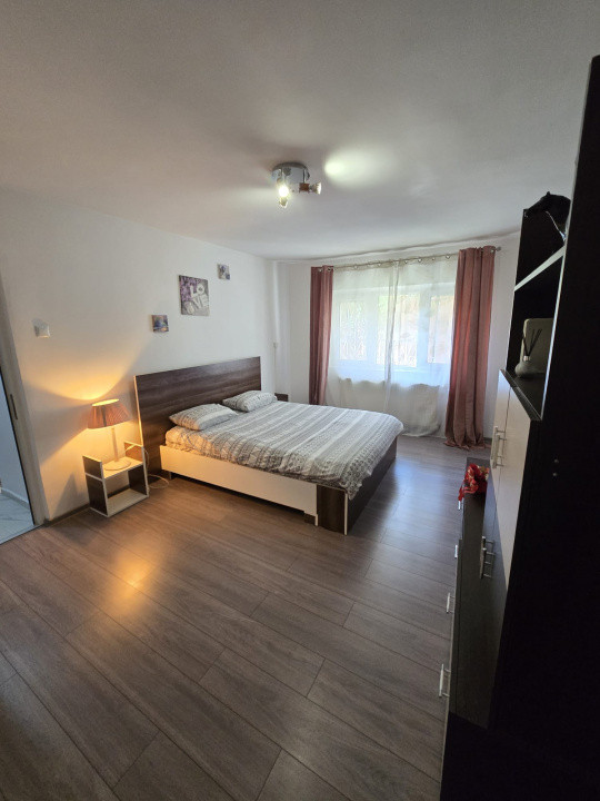 Garsoniera spre închiriere, Centru