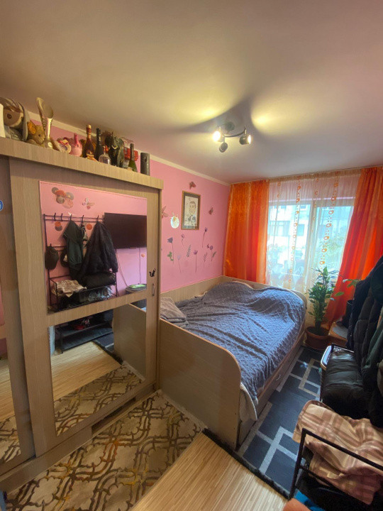 Apartament 3 camere, Milcov