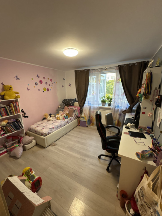Apartament 4 camere de vânzare – mobilat complet, zona cornisa, Bacău