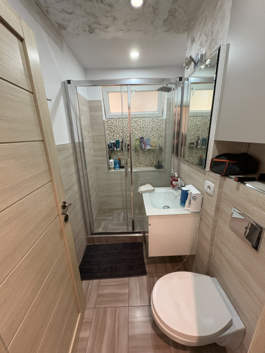 Apartament 4 camere de vânzare – mobilat complet, zona cornisa, Bacău