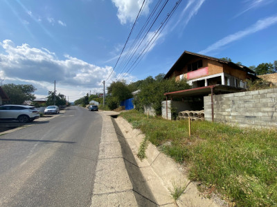 Teren intravilan + casă la roșu, Măgura