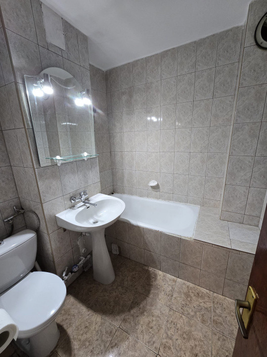 Apartament spatios zona 9 mai